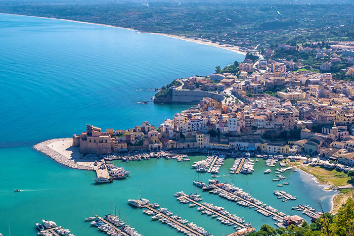 Castellammare del Golfo - Luftaufnahme des Hafens