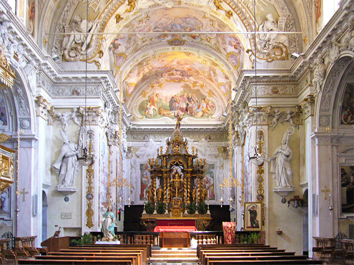 Porlezza - Innenraum der Kirche San Vittore