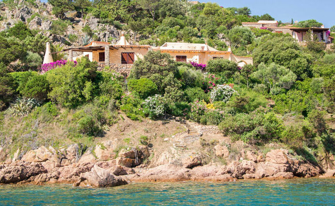 Ferienhäuser und Ferienwohnungen in Porto Corallo