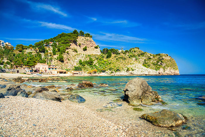 Strand der Isola Bella in Sizilien 