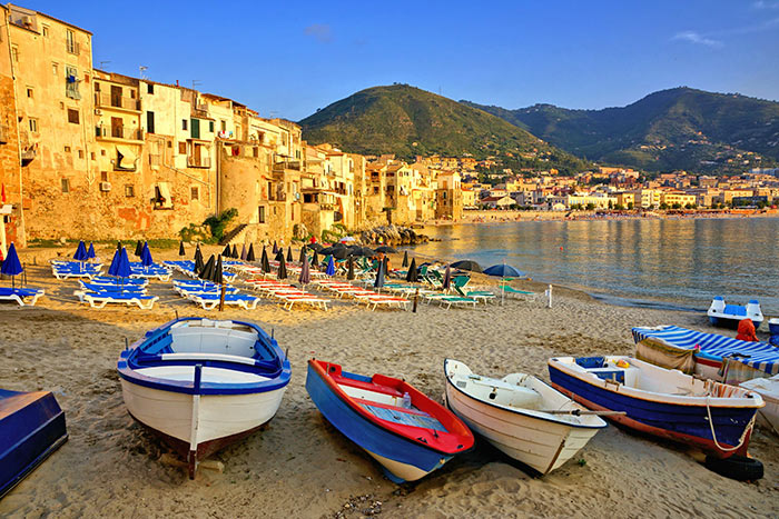 Cefalù Beach auf Sizilien 