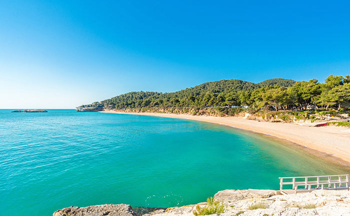 Spiaggia di Baia di Campi 